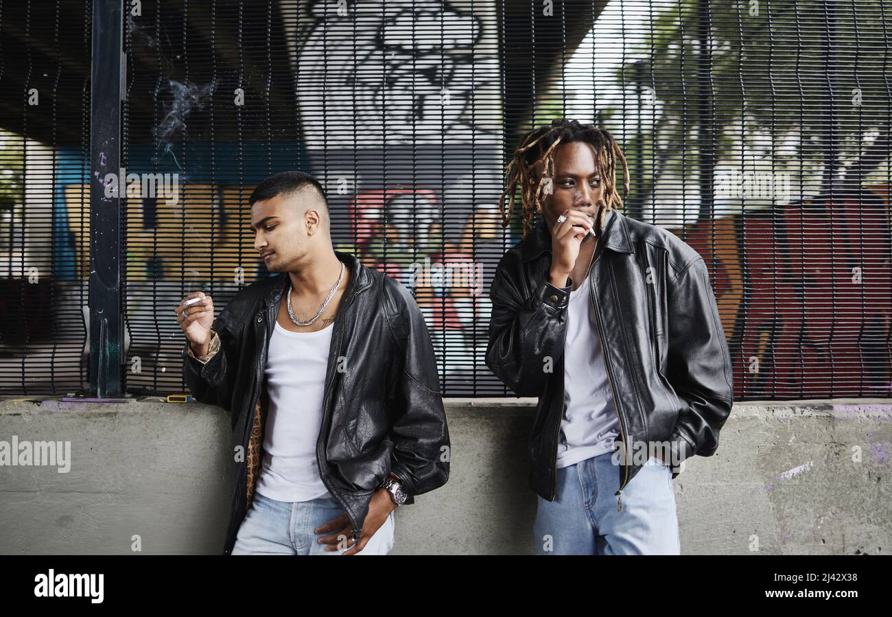 Young people smoking weed hi-res stock photography and images - Alamy