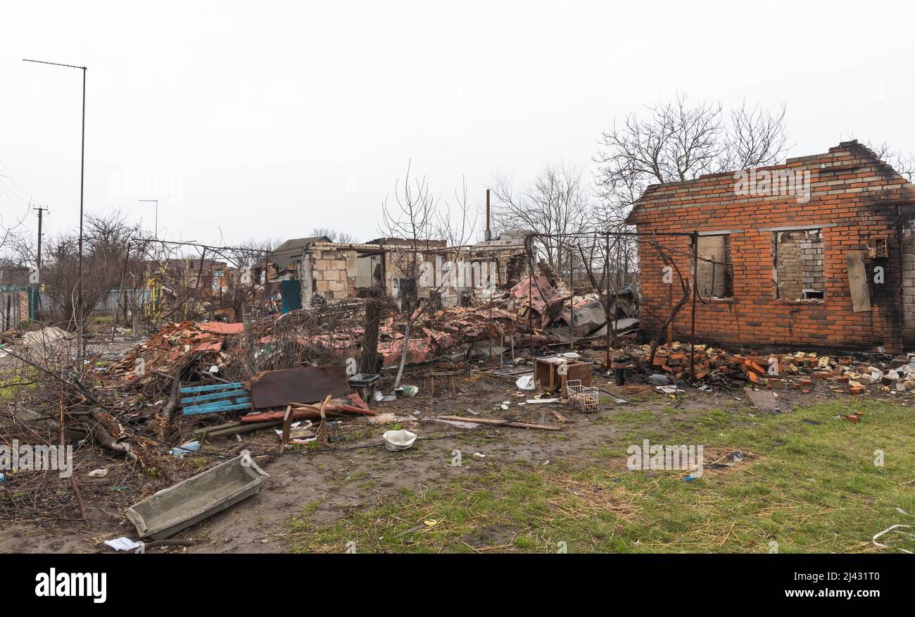ANDRIIVKA, UKRAINE - Apr. 10, 2022: Chaos and devastation on the streets of Andriivka as a result of the attack of Russian invaders Credit: Mykhailo Palinchak/Alamy Live News Stock Photo