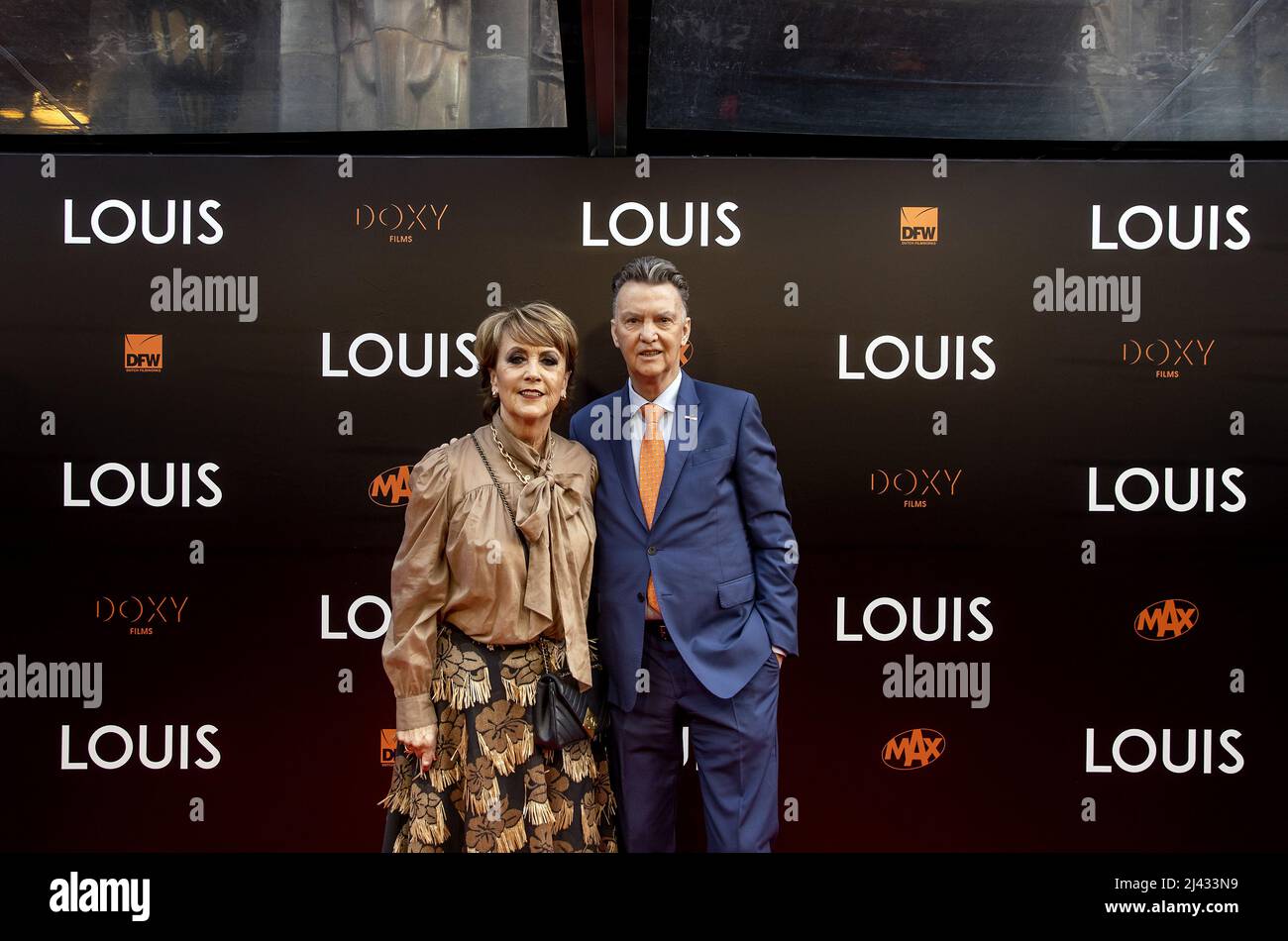 Amsterdam, Netherlands. 11th Apr, 2022. AMSTERDAM - Louis van Gaal and his  wife Truus van Gaal on the red carpet prior to the premiere of LOUIS. The  documentary is about the life