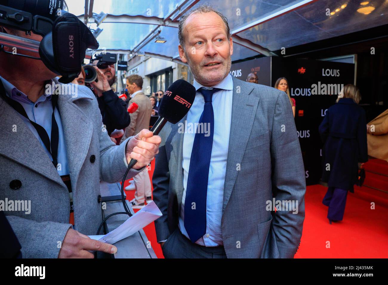 AMSTERDAM, NETHERLANDS - APRIL 11: Danny Blind during the premiere of LOUIS at Tuschinski Movie Theatre on April 11, 2022 in Amsterdam, Netherlands. (Photo by Broer van den Boom/Orange Pictures) Credit: Orange Pics BV/Alamy Live News Stock Photo