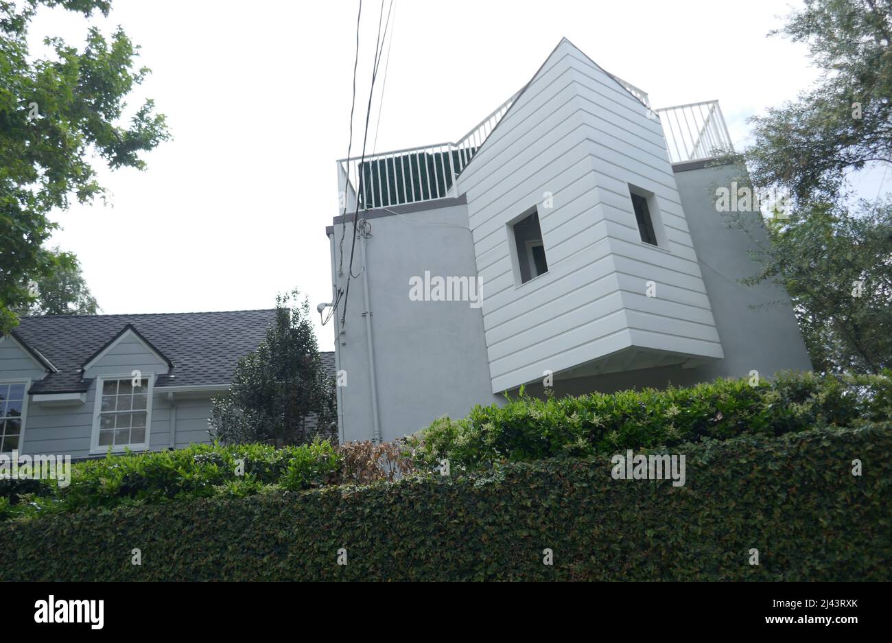 Los Angeles, California, USA 10th April 2022 A general view of atmosphere of Actress Gia Scala's Former Home, Actress Sally Kellerman and Singer Niall Horan's Former Home/house on April 10, 2022 in Los Angeles, California, USA. Photo by Barry King/Alamy Stock Photo Stock Photo