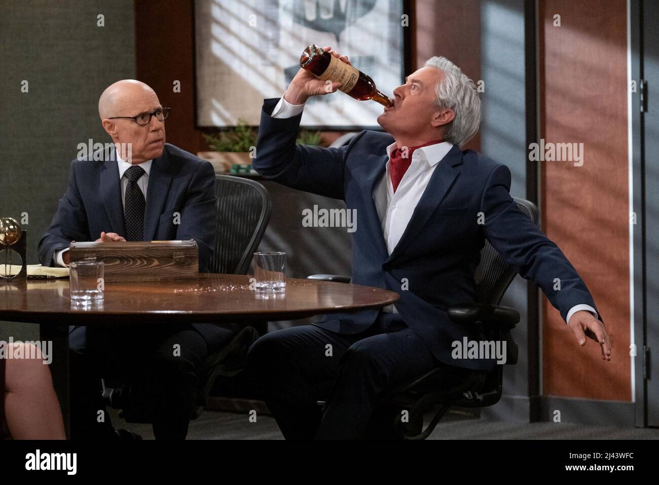 HOW I MET YOUR FATHER, from left Barry Livingston, Kyle MacLachlan