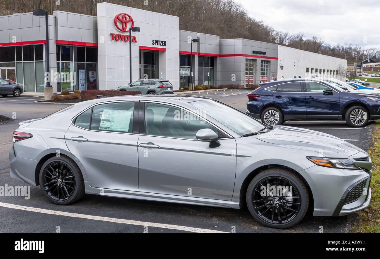 Toyota sedan hi-res stock photography and images - Alamy