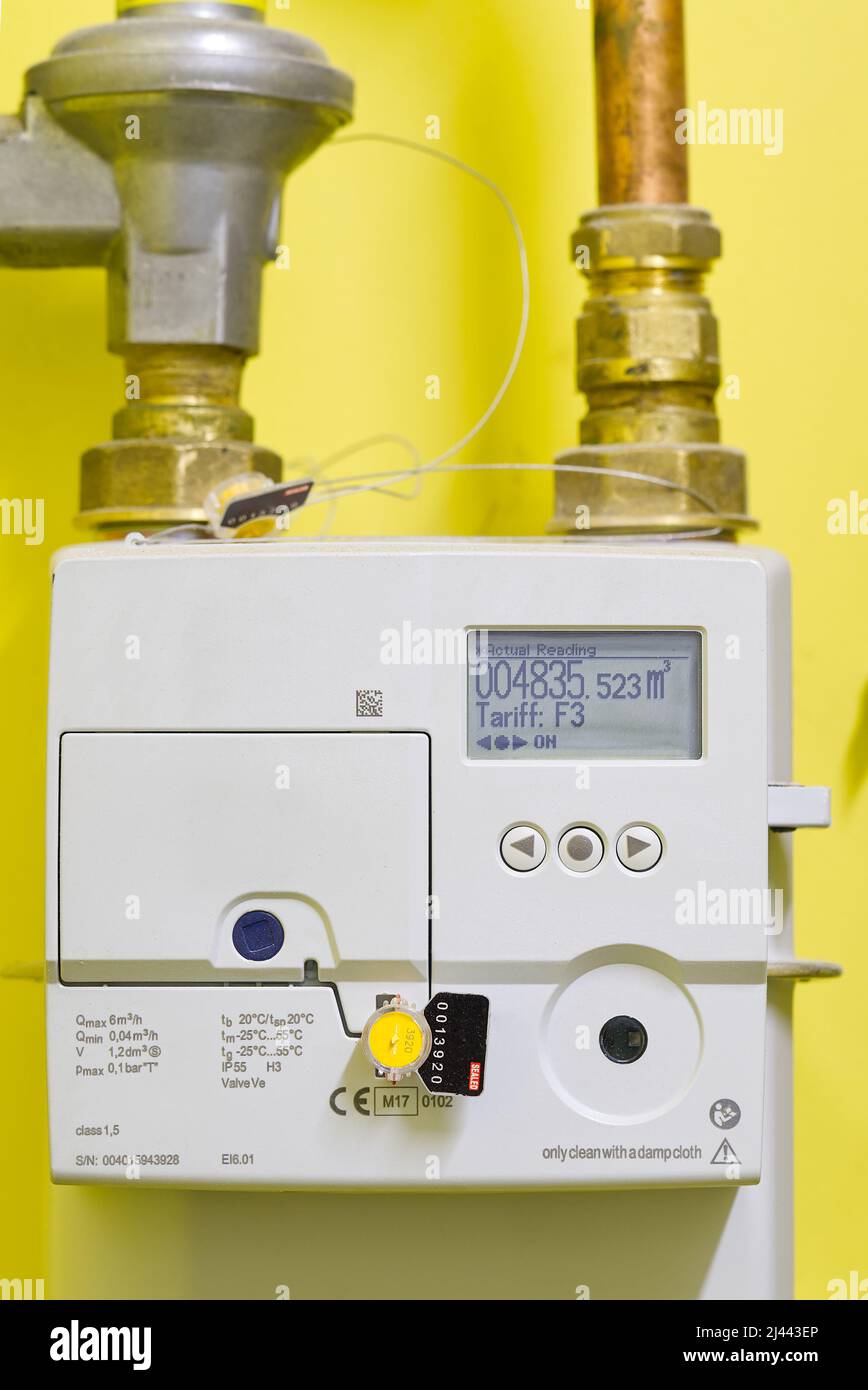 Smart meter gas installed hires stock photography and images Alamy