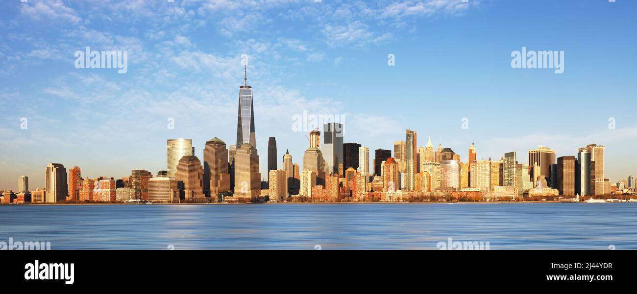 New york skyline panorama hi-res stock photography and images - Alamy