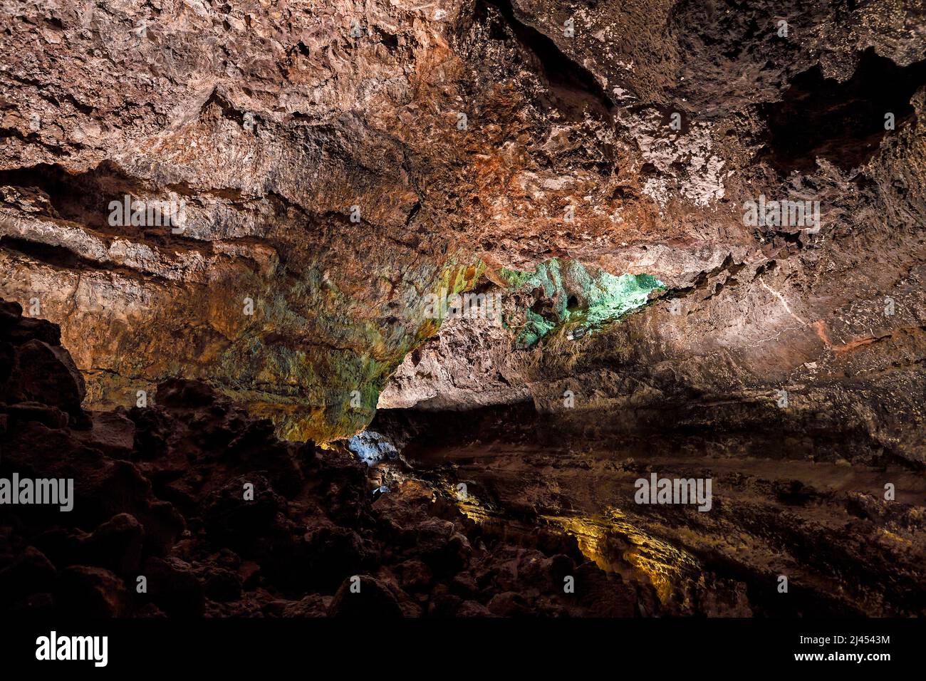 farbig beleuchtet Bereiche der Cueva de los Verdes, Lanzarote, Höhle im Lavagestein, Lanzarote, Kanarische Inseln, Spanien Stock Photo