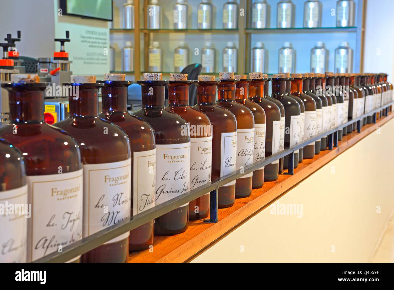 Verschiedene Essenzen für die Parfümherstellung, Parfümproduzent,  Fragonard, Grasse, Var, Provence, Südfrankreich, Frankreich Stock Photo -  Alamy