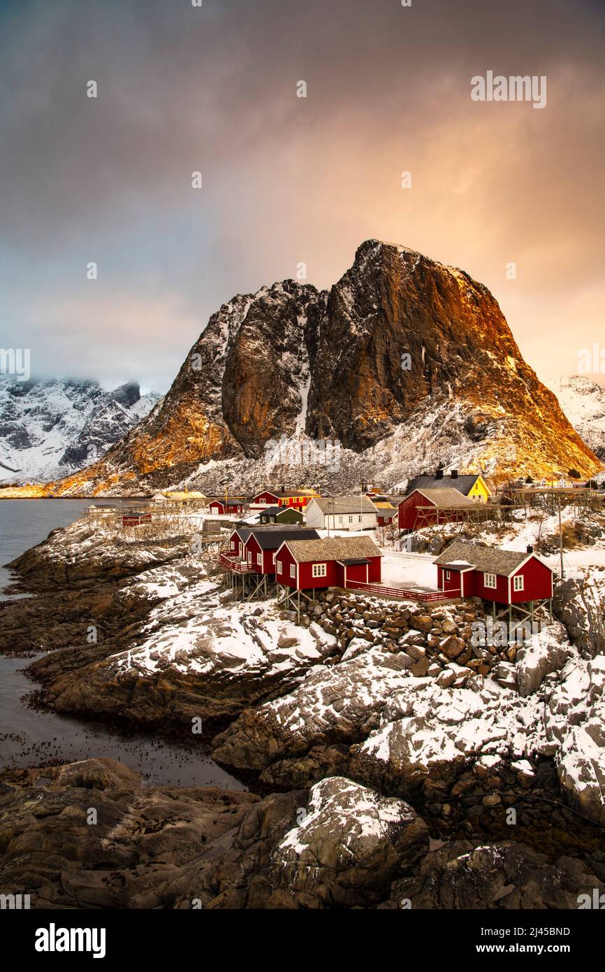 Skandinavien, Norwegen, Lofoten, Insel, Nordland, Mosekenes, Felsmassiv, Winter, Berge, Stock Photo