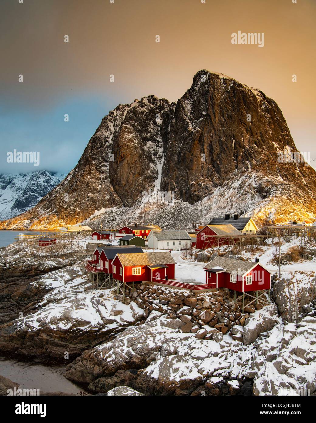 Skandinavien, Norwegen, Lofoten, Insel, Nordland, Mosekenes, Felsmassiv, Winter, Berge, Stock Photo
