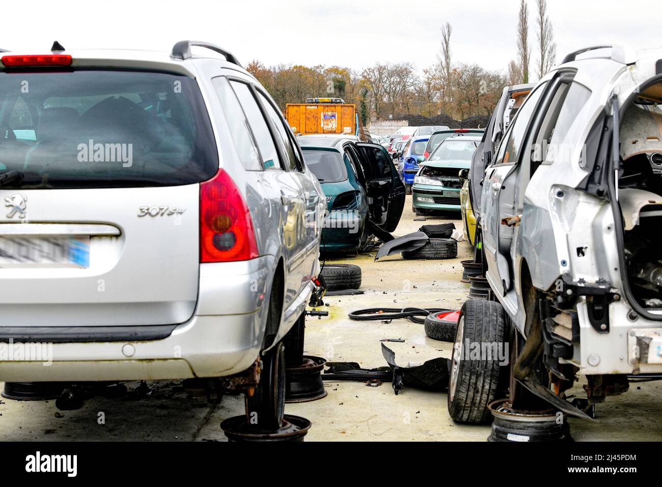 Mondial Auto, car recycling in SaintAubinlesElbeuf (northern France
