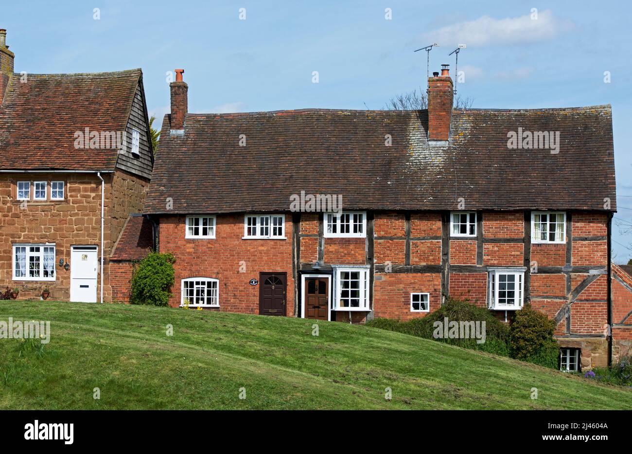 Cottages on Castle Green in Kenilworth, Warwickshire, England UK Stock Photo Alamy