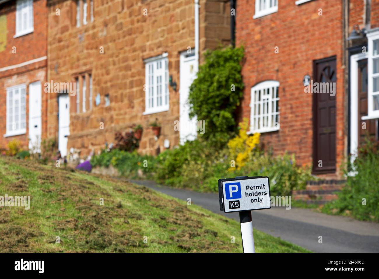 Cottages on Castle Green in Kenilworth, Warwickshire, England UK Stock Photo Alamy