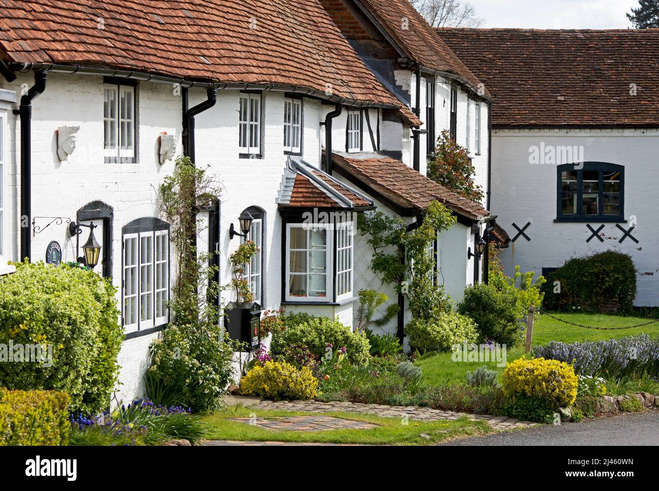Cottages on Castle Green in Kenilworth, Warwickshire, England UK Stock Photo Alamy