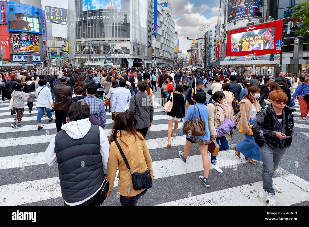 Japan. Tokyo. Shibuya Crossing at rush hour Stock Photo