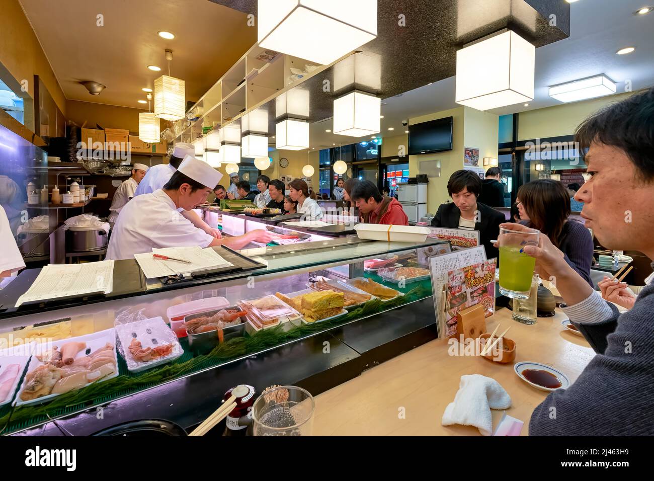 Japan. Tokyo. Sushi bar in Shibuya district Stock Photo Alamy