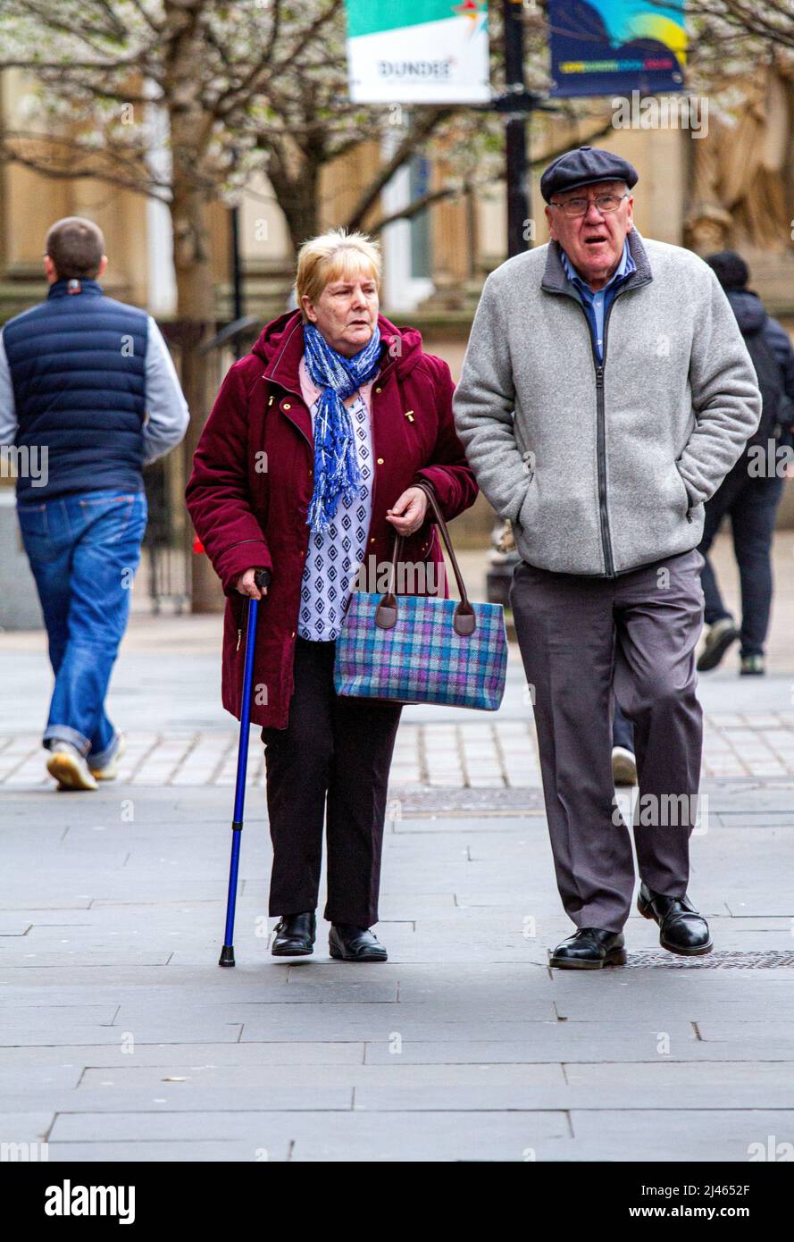Elderly couple without face masks hi-res stock photography and images ...