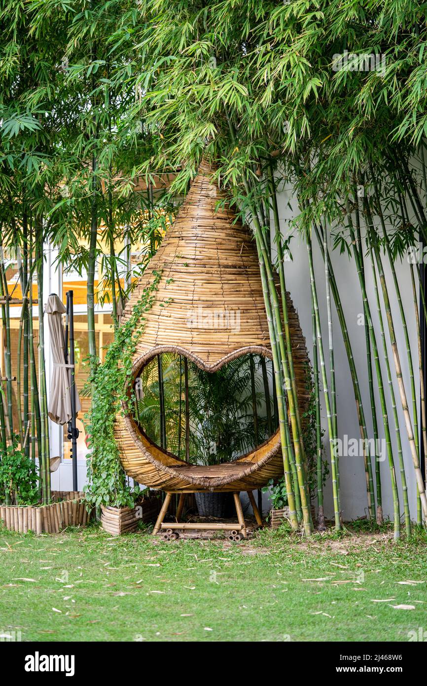 Cocoon chair hi res stock photography and images Alamy