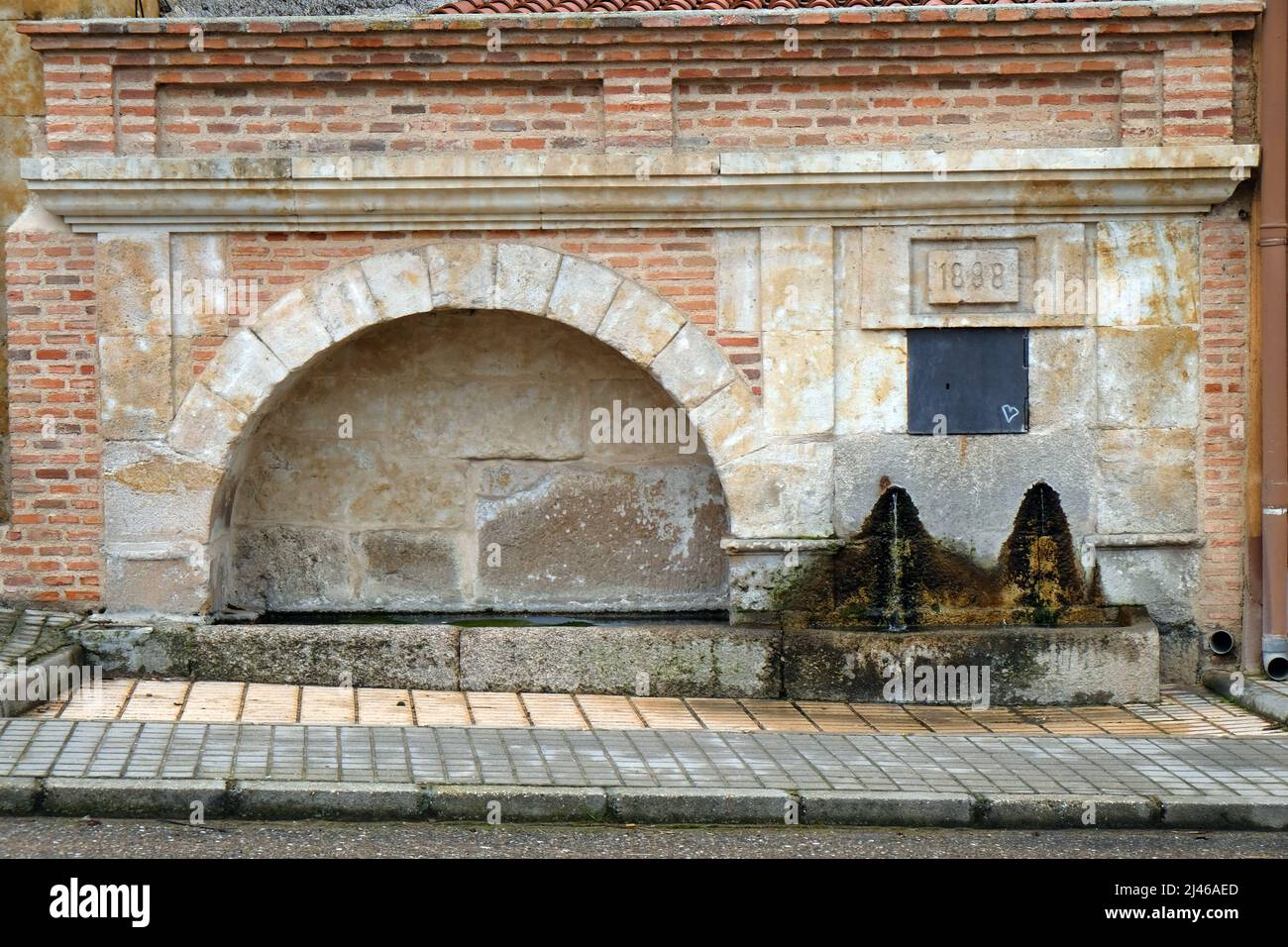 Ornate drinking water well in Venialbo, Zamora, Castile and León, Spain Stock Photo