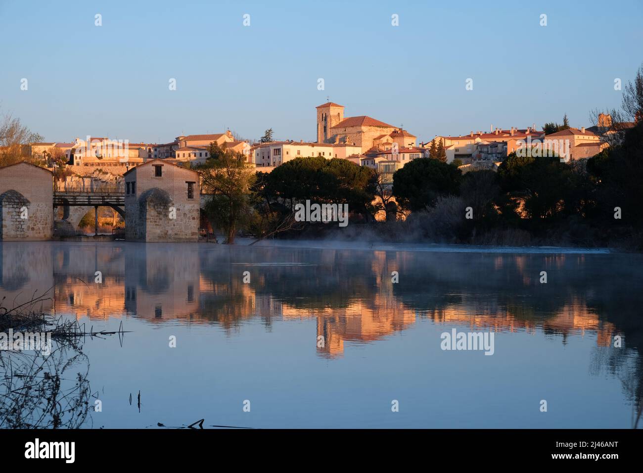 Early morning light on the Romanesque city of Zamora, Castile and León, Spain. View across the River Duero Stock Photo