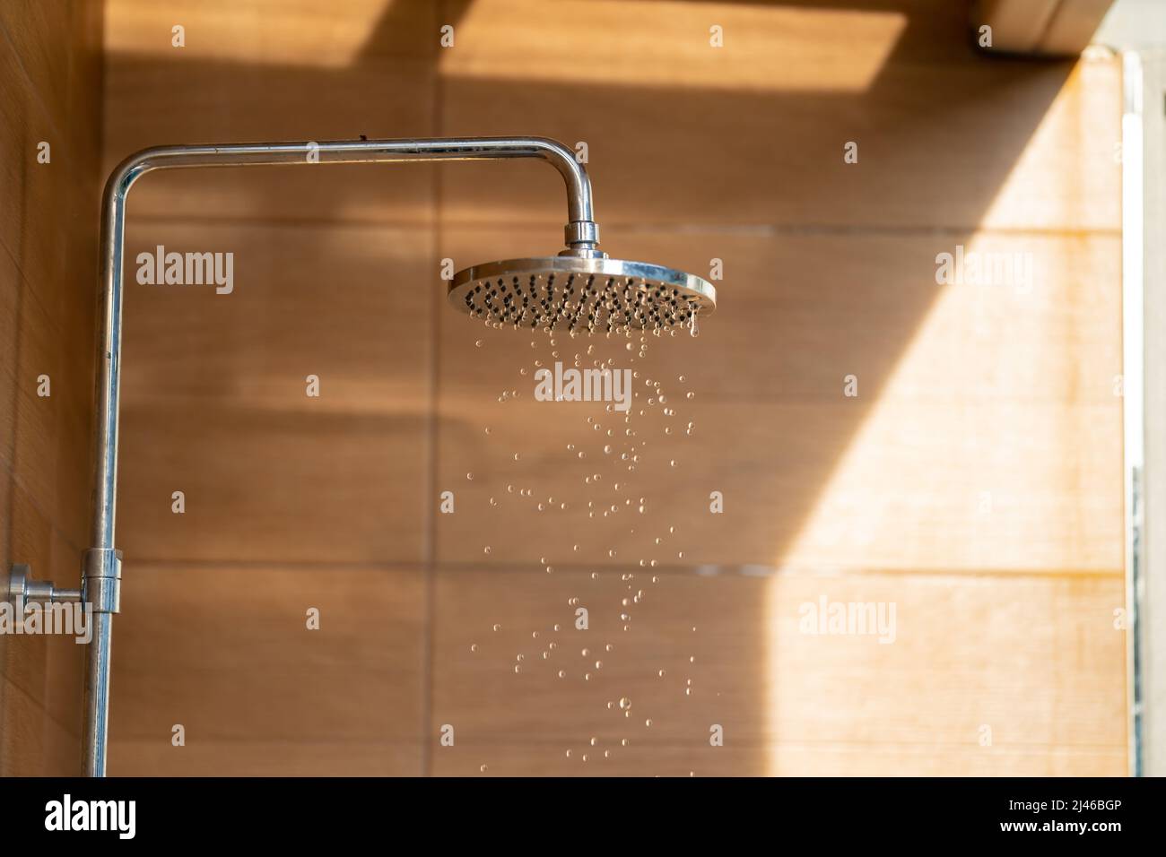 Outdoor shower head for the bath and showering cold water to body