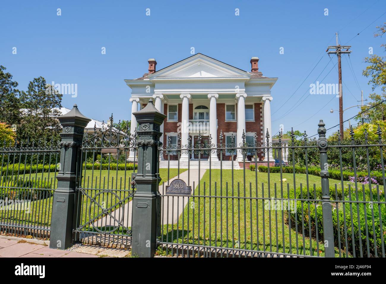 NEW ORLEANS, LA, USA APRIL 8, 2022 Full view of front gate and