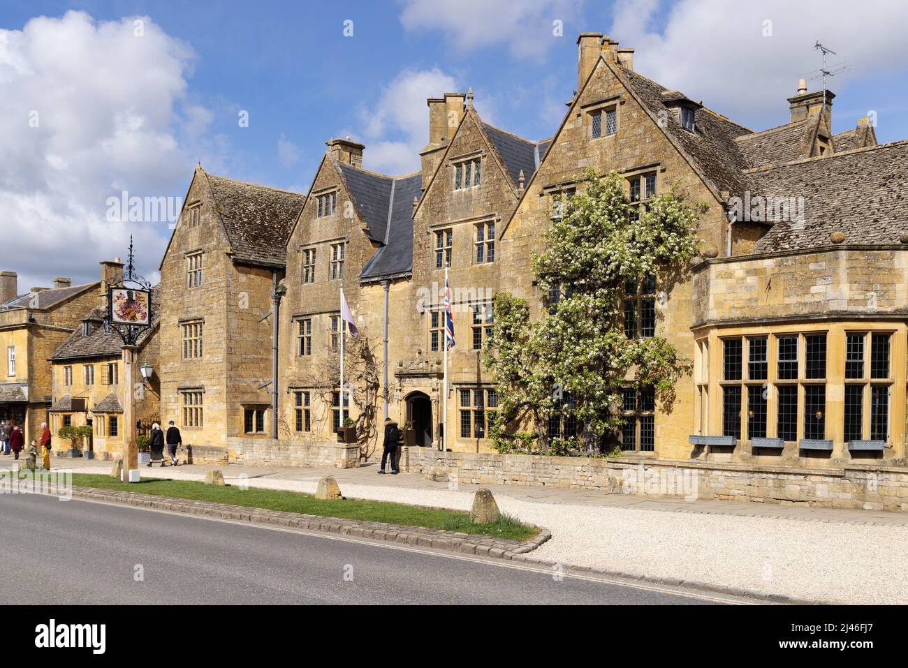 Broadway Cotswolds; The Lygon Arms,14th century medieval hotel building made of Cotswold stone in the centre of broadway Village, Worcestershire UK Stock Photo