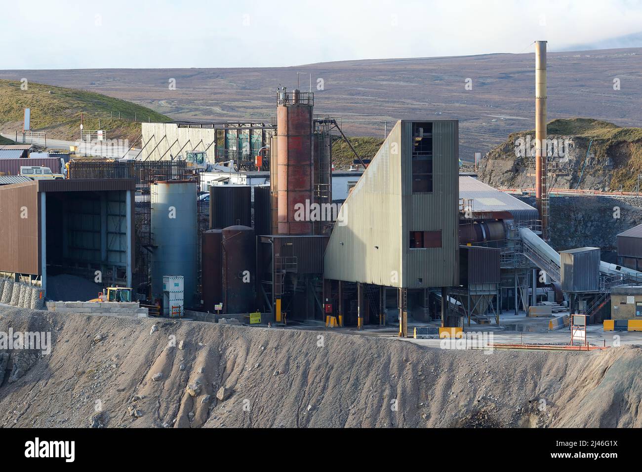 Coldstones Quarry, situated on Greenhow Hill at 1400 feet above sea level, is one of the highest quarries in Britain, operated by Hanson Aggregates Stock Photo