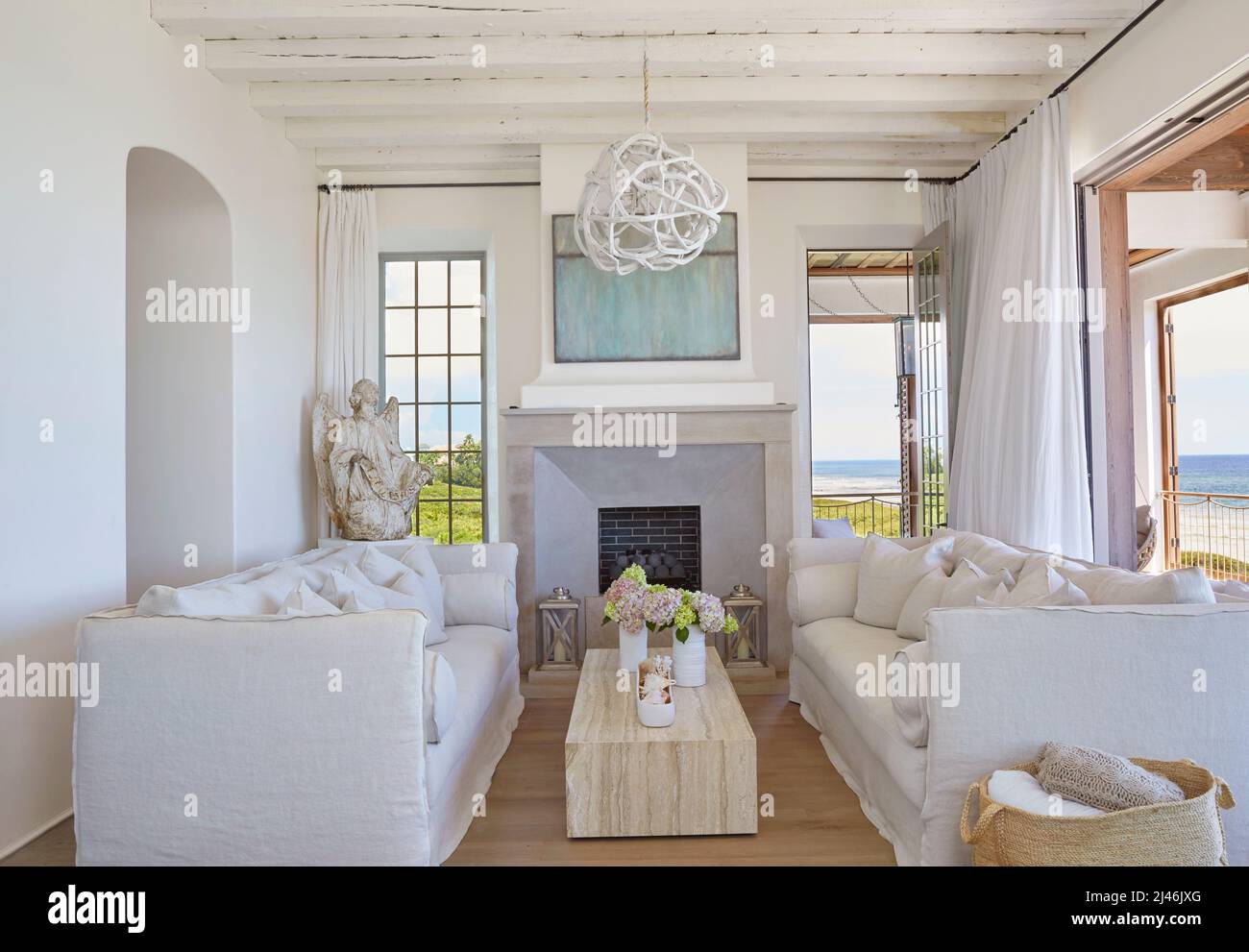 Living room with Gulf front view Stock Photo - Alamy