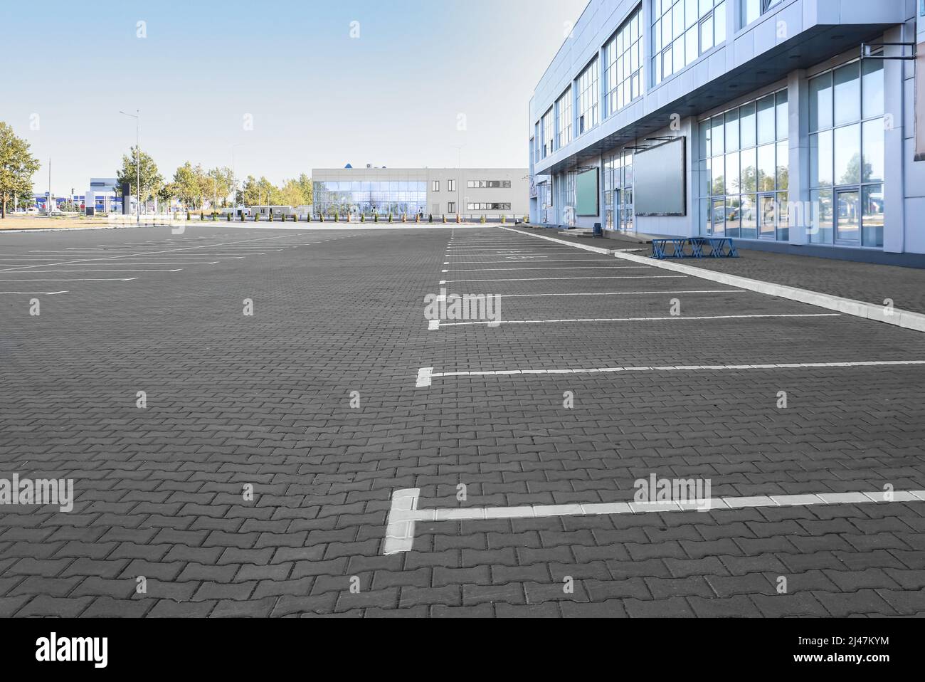 Empty parking lot near supermarket Stock Photo Alamy