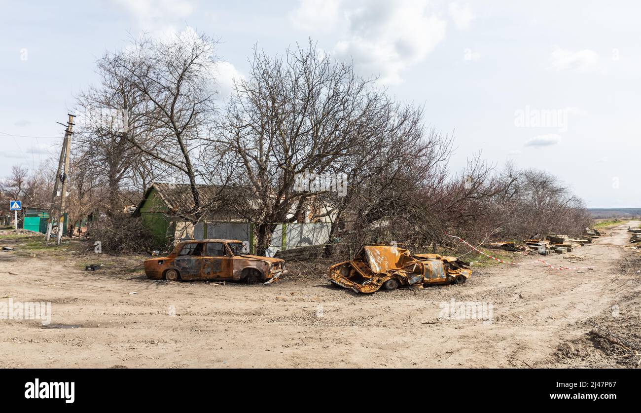 Andriivka, Ukraine. 12th Apr, 2022. Burnt out cars on the side of the road. Chaos and destruction along the roads of Ukraine following Russian invaders. (Photo by Mykhaylo Palinchak/SOPA Images/Sipa USA) Credit: Sipa USA/Alamy Live News Stock Photo