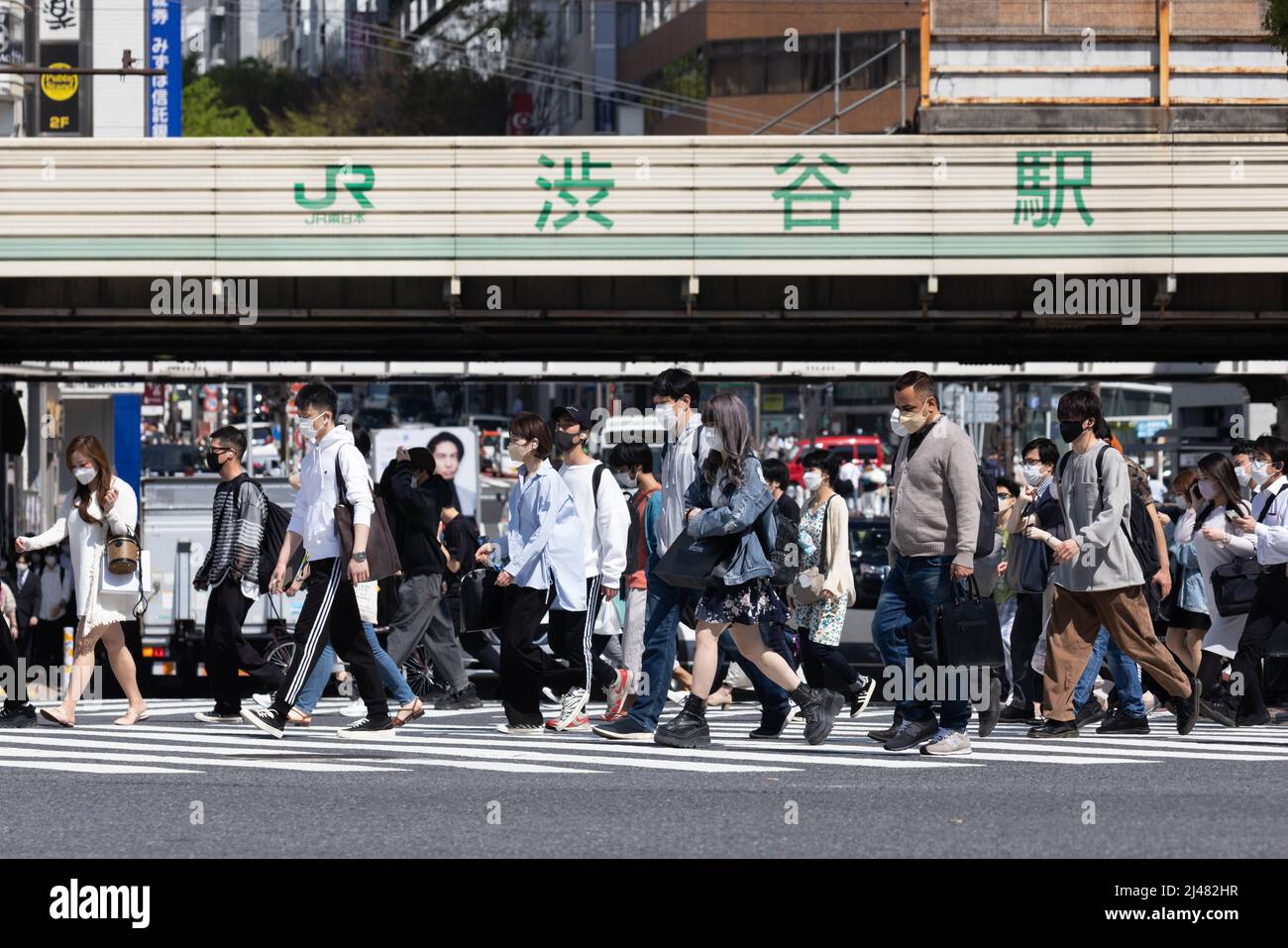 12インチ　ON A CROWDED STREET Haven't had time to ride or take any pics lately. Just an