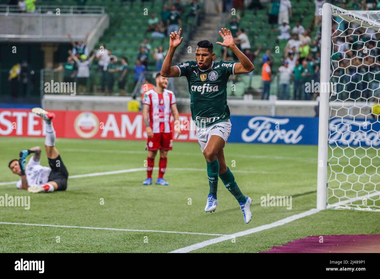 Sao Paulo, Brazil. 12th Apr, 2022. Player Zé Rafael of Palmeiras celebrates a goal against Independiente Petrolero during a match for group A of Conmebol Libertadores at Allianz Parque in western São Paulo this Tuesday, April 12 22 (Photo: William Volcov/Brazil Photo Press) Credit: Brazil Photo Press/Alamy Live News Stock Photo
