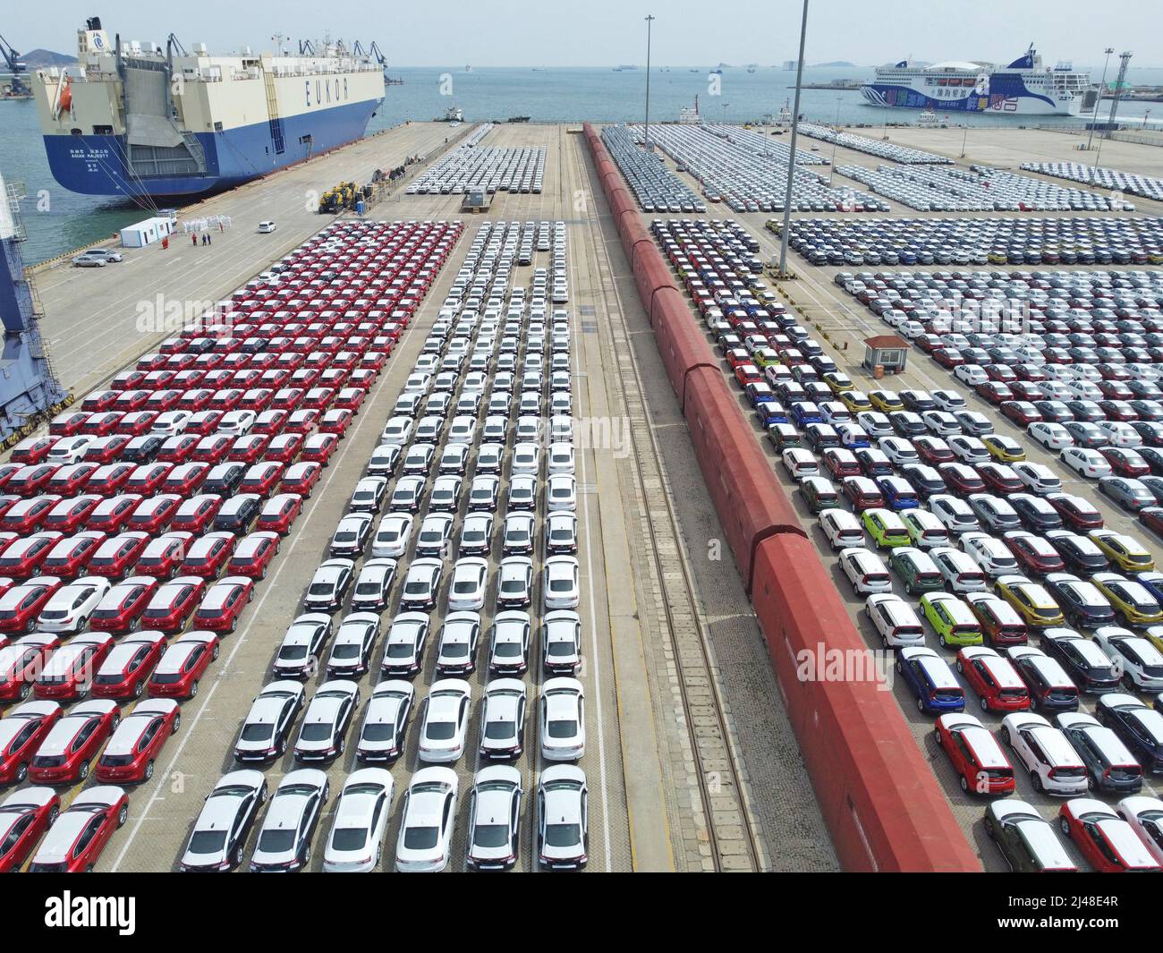 YANTAI, CHINA - APRIL 13, 2022 - A large number of vehicles for export  goods are waiting to be loaded in Yantai Port, East China's Shandong  Province Stock Photo - Alamy