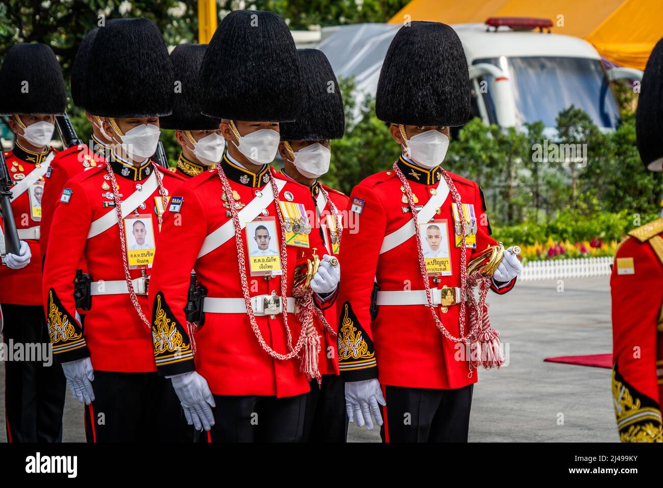 Bangkok, Thailand. 08th Apr, 2022. Royal guards rehearse in front of King Rama 1 Monument prior to the arrival of the Thai Royal Family. Preparations for the arrival HM King Maha Vajiralongkorn and HM Queen Suthida at King Rama I monument in Bangkok, Thailand. Chakri Day is a public holiday designated to commemorate the Chakri Dynasty on the anniversary of the coronation of Phra Buddha Yodfa Chulaloke, Thailand's first king. Credit: SOPA Images Limited/Alamy Live News Stock Photo