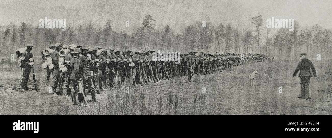 Spanish-American War (1898). Reconcentration of American troops. The 25th Infantry Regiment (1866-1946) at Chickamauga. This unit was one of the racially segregated ones in the United States Army. Photoengraving. La Ilustración Española y Americana, 1898. Stock Photo