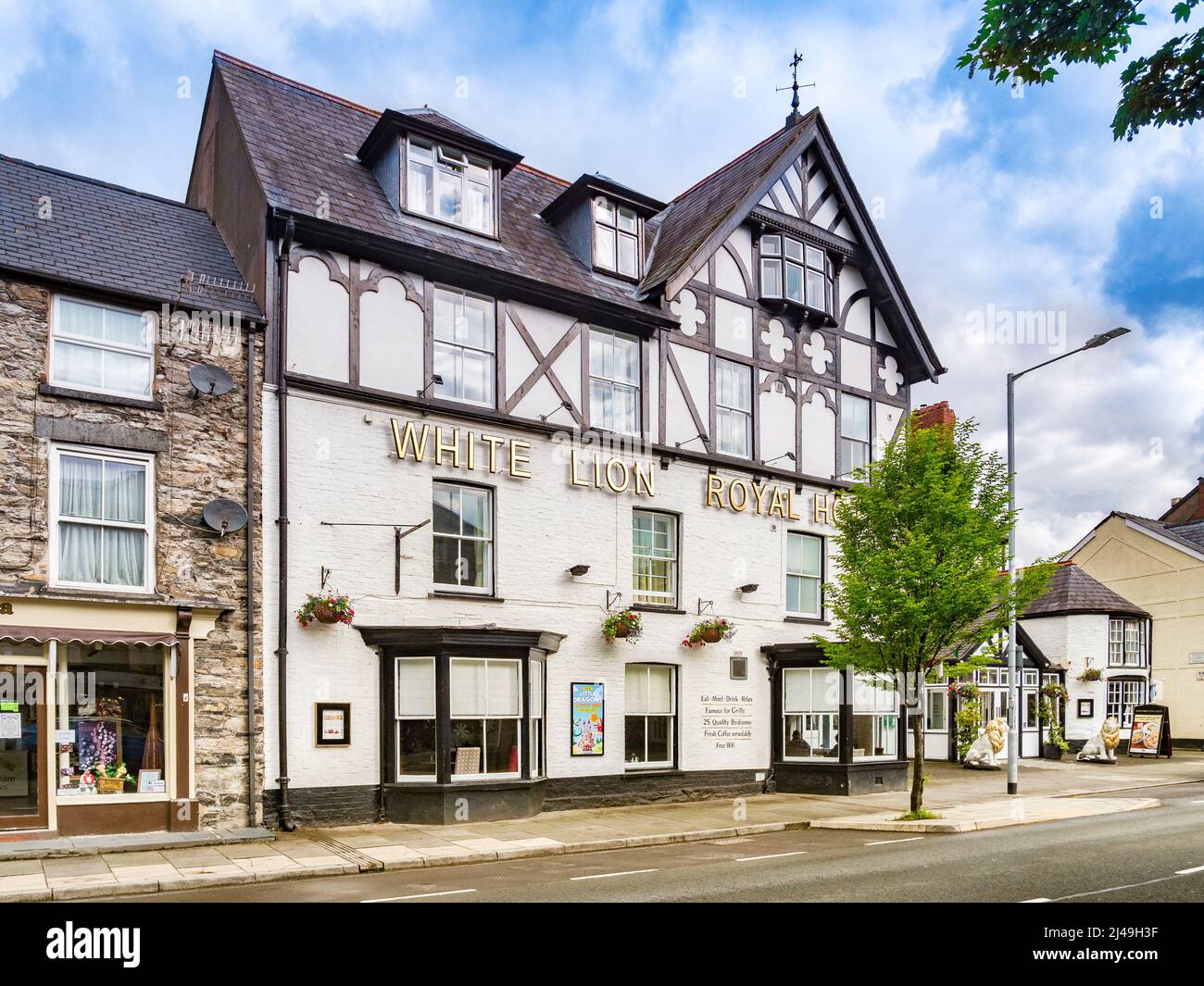 28 May 2019 Bala, Gwynedd, Wales, UK The White Lion Royal Hotel in