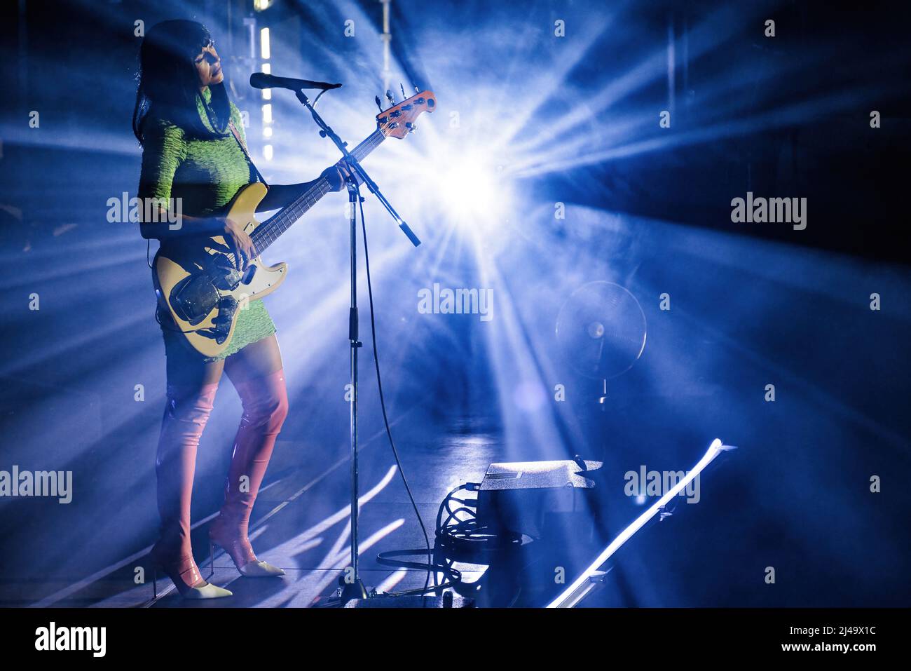 Copenhagen, Denmark. 10th, April 2022 The American funk trio Khruangbin performs a live concert at HB Hallen in Copenhagen. Here bass player Laura Lee is seen live on stage. (Photo credit: Gonzales Photo - Peter Troest). Stock Photo