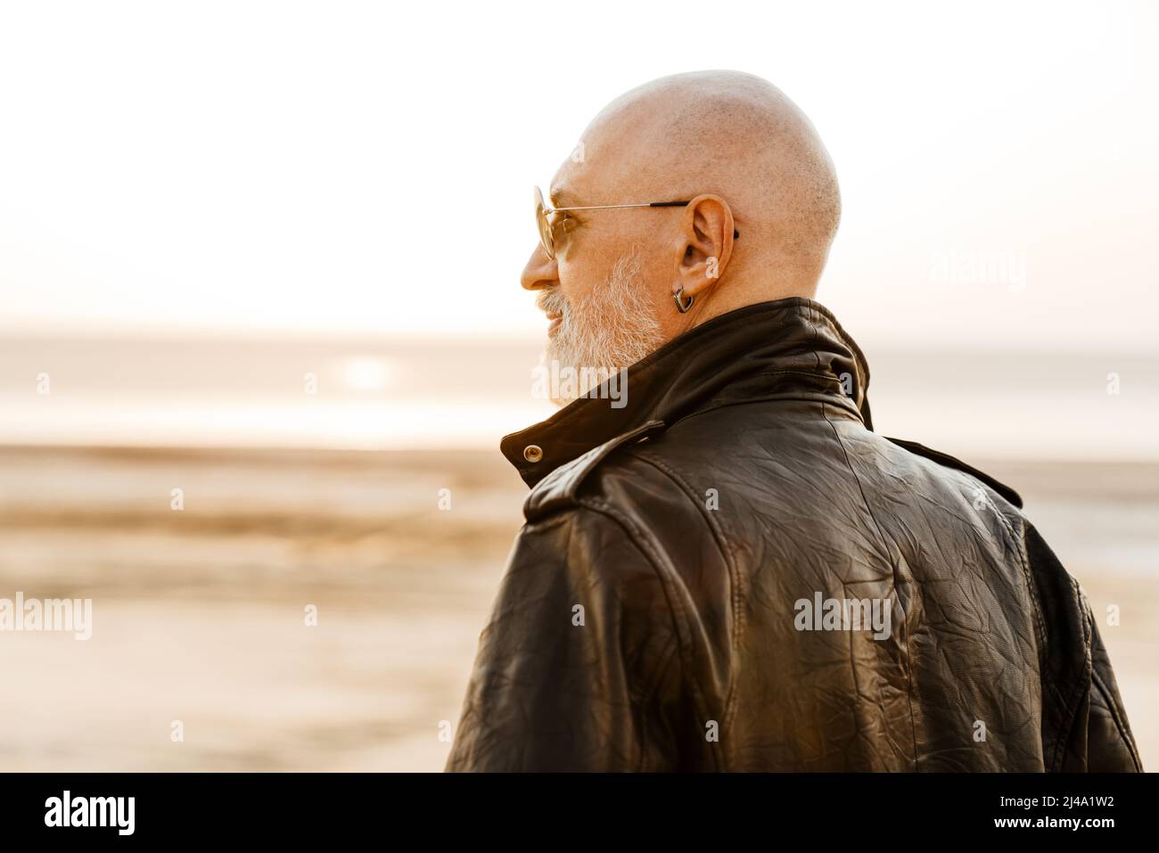 Senior man in leather jacket hi-res stock photography and images - Alamy