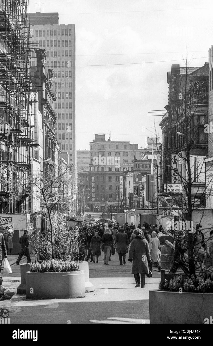 Sauchiehall street glasgow Black and White Stock Photos & Images Alamy