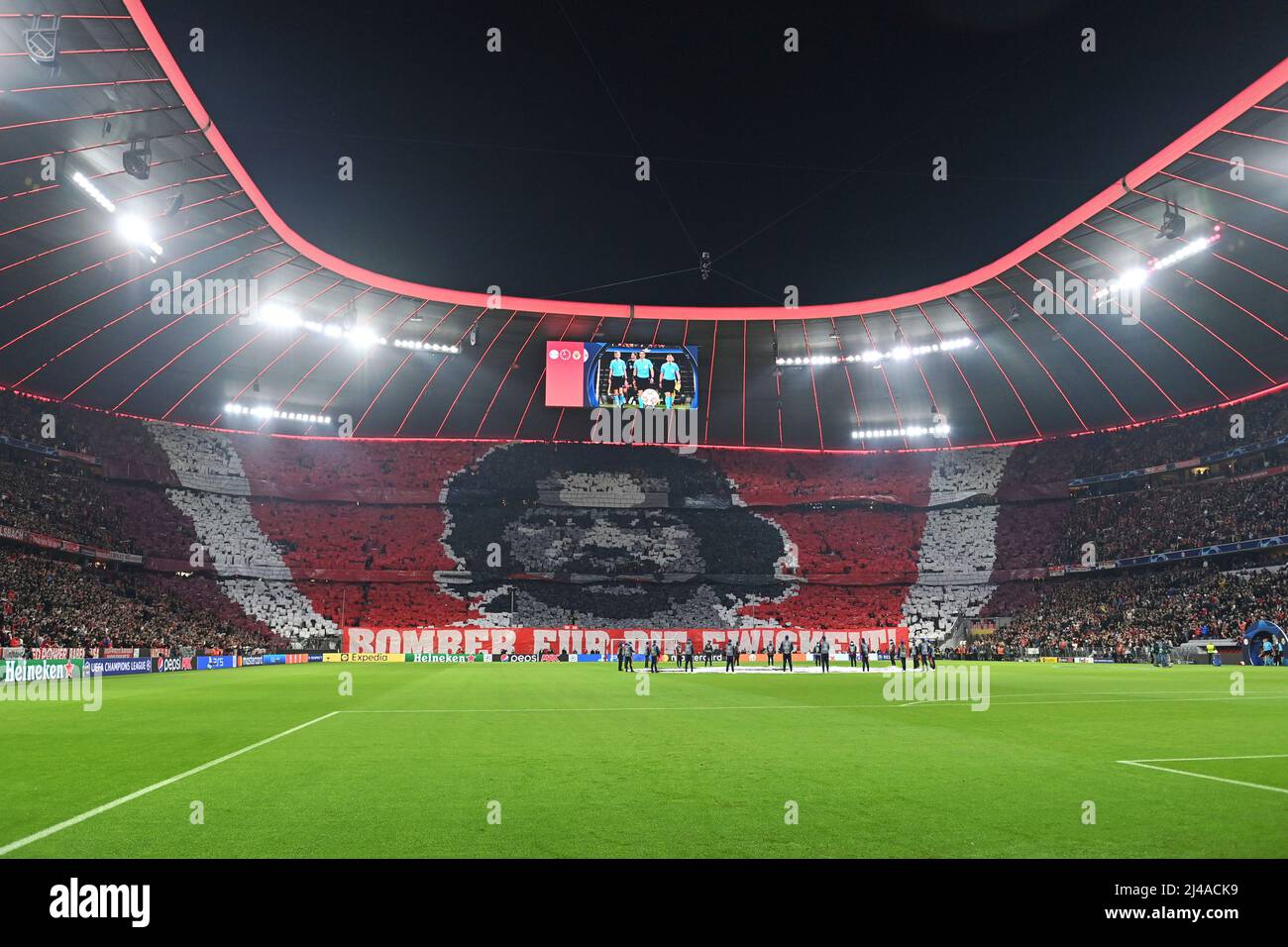 Munich, Deutschland. 12th Apr, 2022. Fan choreography honoring the late Gerd Mueller. Soccer Champions League/ quarter-finals FC Bayern Munich - Villarreal CF 1-1, on April 12th, 2022 ALLIANZARENA . Credit: dpa/Alamy Live News Stock Photo