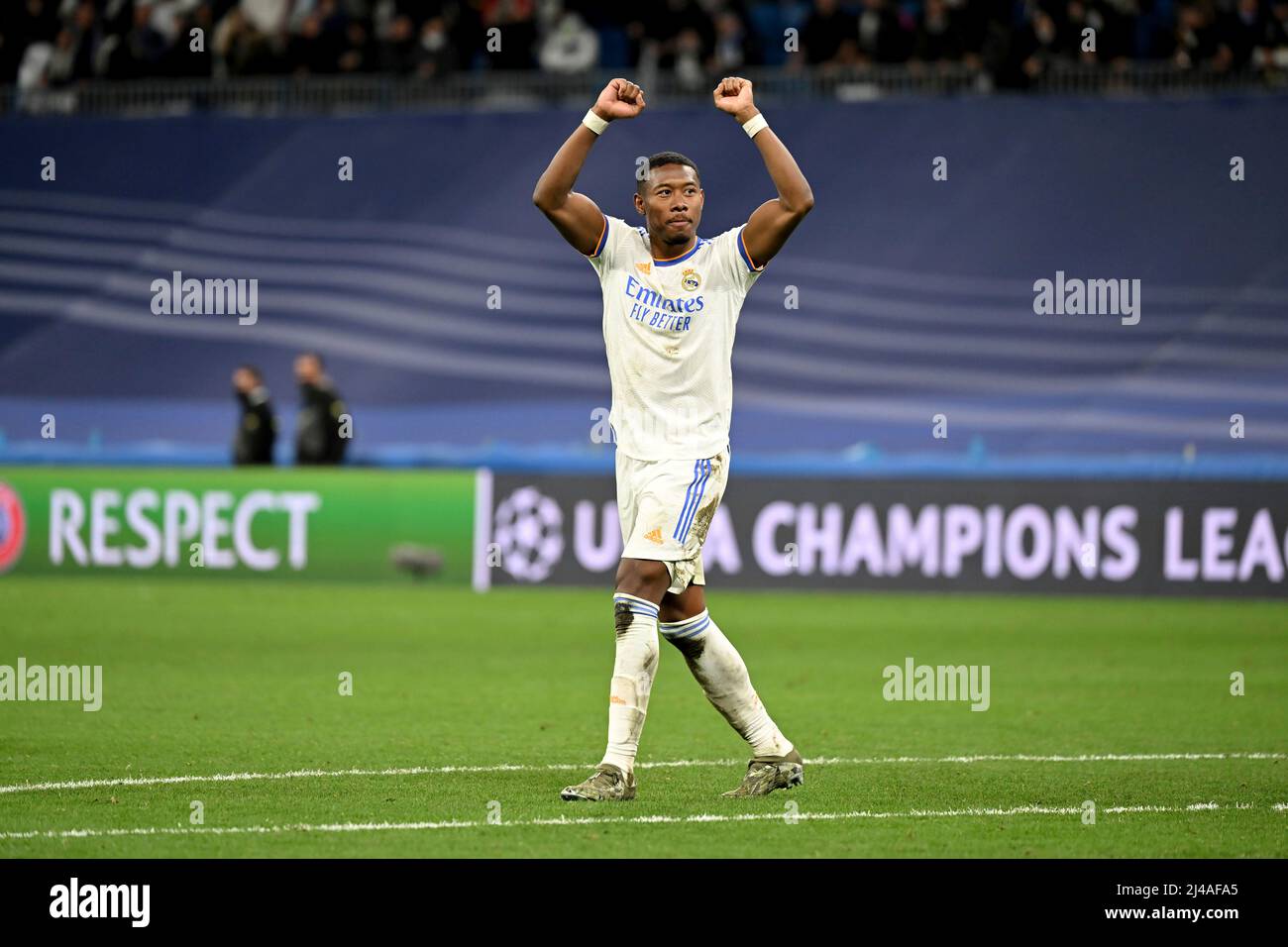 David Alaba of Real Madrid inspects the pitch with family during the  News Photo - Getty Images