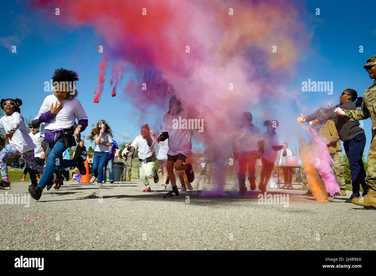 Birmingham, Alabama, USA. 9th Apr, 2022. Members and their families of the 117th Air Refueling Wing participate in a color run celebrating Month of the Military Child at Sumpter Smith Joint Air National Guard Base, Birmingham, Ala., April 9, 2022. April is the 35th Anniversary of The Month of the Military Child, which is part of the legacy of former Defense Secretary Caspar Weinberger, who established the Defense Department commemoration in 1986. Credit: U.S. Air National/ZUMA Press Wire Service/ZUMAPRESS.com/Alamy Live News Stock Photo