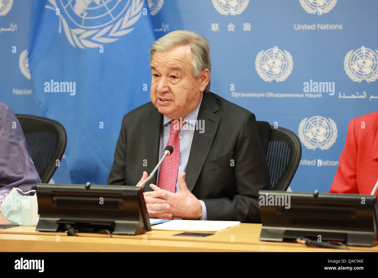 (220414) -- UNITED NATIONS, April 14, 2022 (Xinhua) -- UN Secretary-General Antonio Guterres speaks to the media at the launch of a report by Global Crisis Response Group on Food, Energy and Finance over the Ukraine crisis, at the UN headquarters in New York, April 13, 2022. UN Secretary-General Antonio Guterres said Wednesday that a nationwide humanitarian cease-fire in Ukraine seems to be out of reach at the moment. Guterres on March 28 launched an initiative for a humanitarian cease-fire in Ukraine and sent Undersecretary-General for Humanitarian Affairs Martin Griffiths to Moscow and Kie Stock Photo