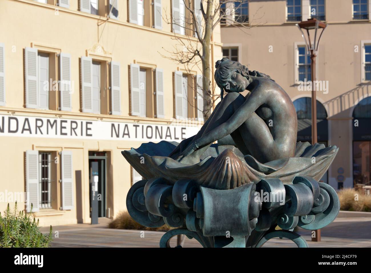 Bronze statue de Brigitte Bardot(Boticelli/Milo Manara) front former gendarmerie of St Trpoez from the films Stock Photo