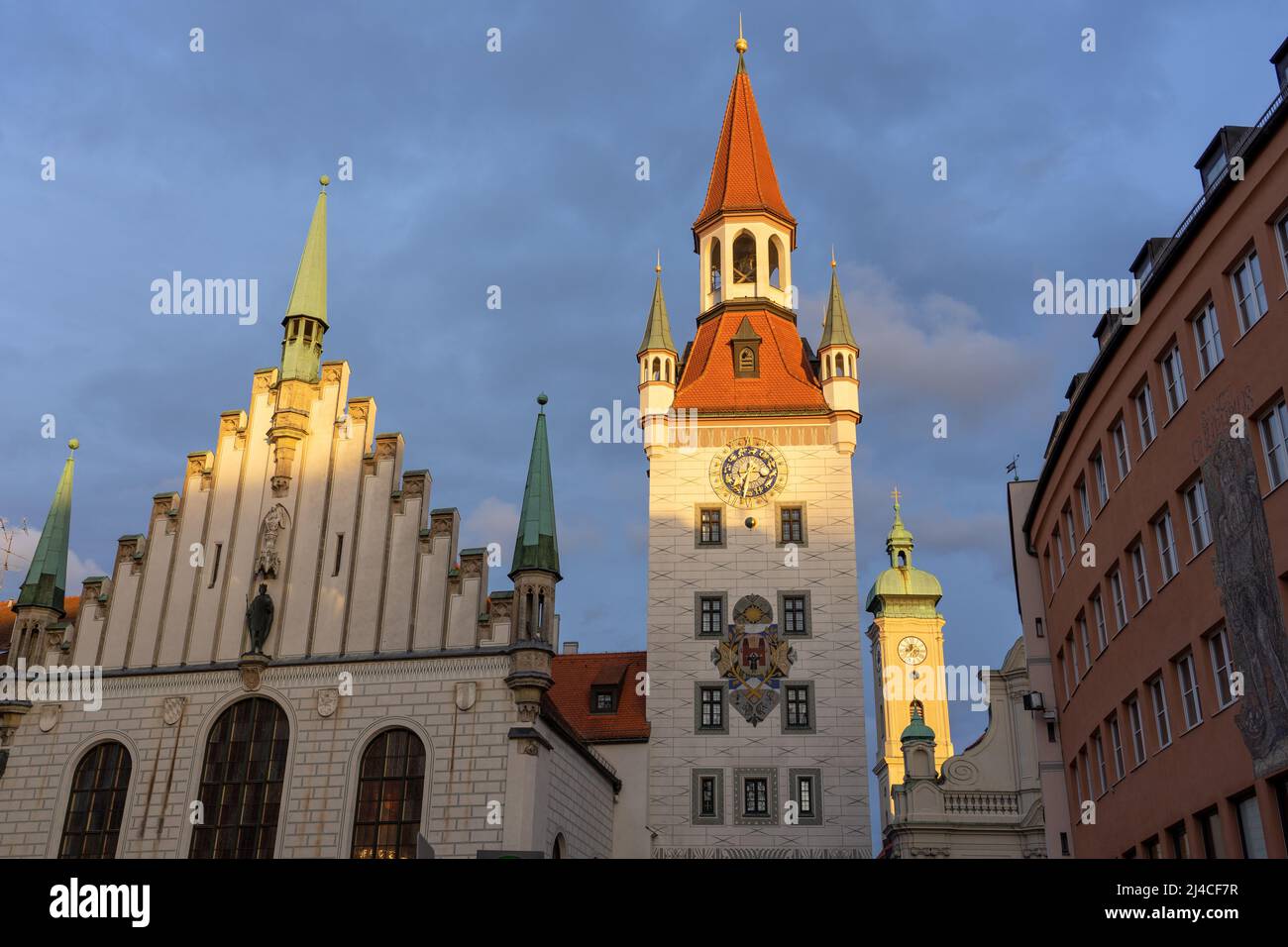 old town hall altes rathaus on Marienplatz Munich in sunset Stock Photo ...