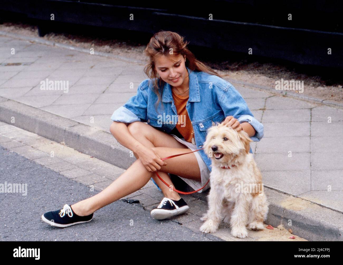 Die Klette, Fernsehfilm, Deutschland 1987, Regie: Herbert Ballmann, Darsteller: Desiree Nosbusch Stock Photo