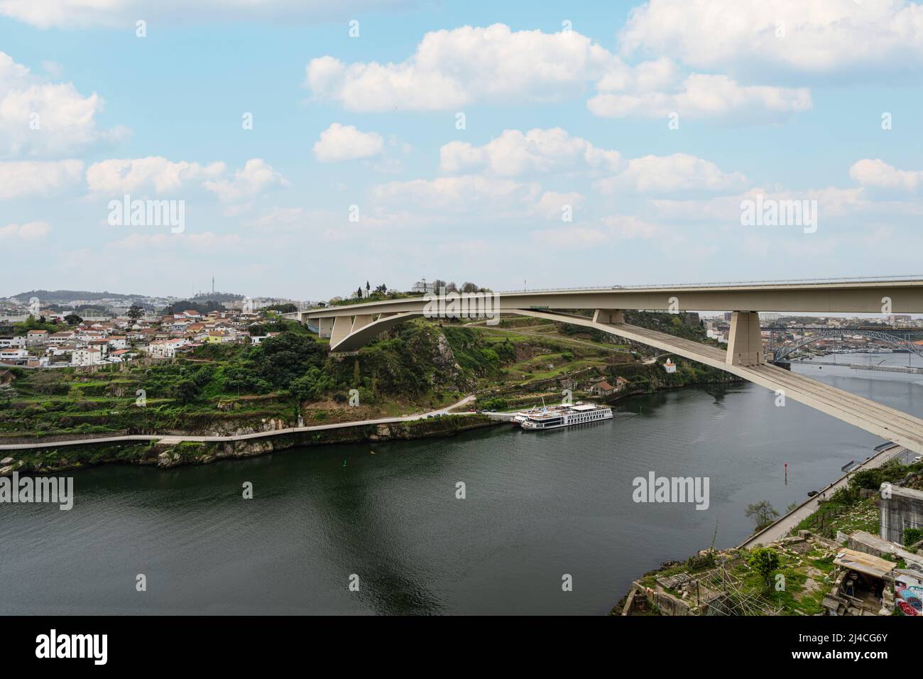 porto, Portugal, March 2022. view of the Infante Dom Henrique Bridge over the Douro River in the city center Stock Photo