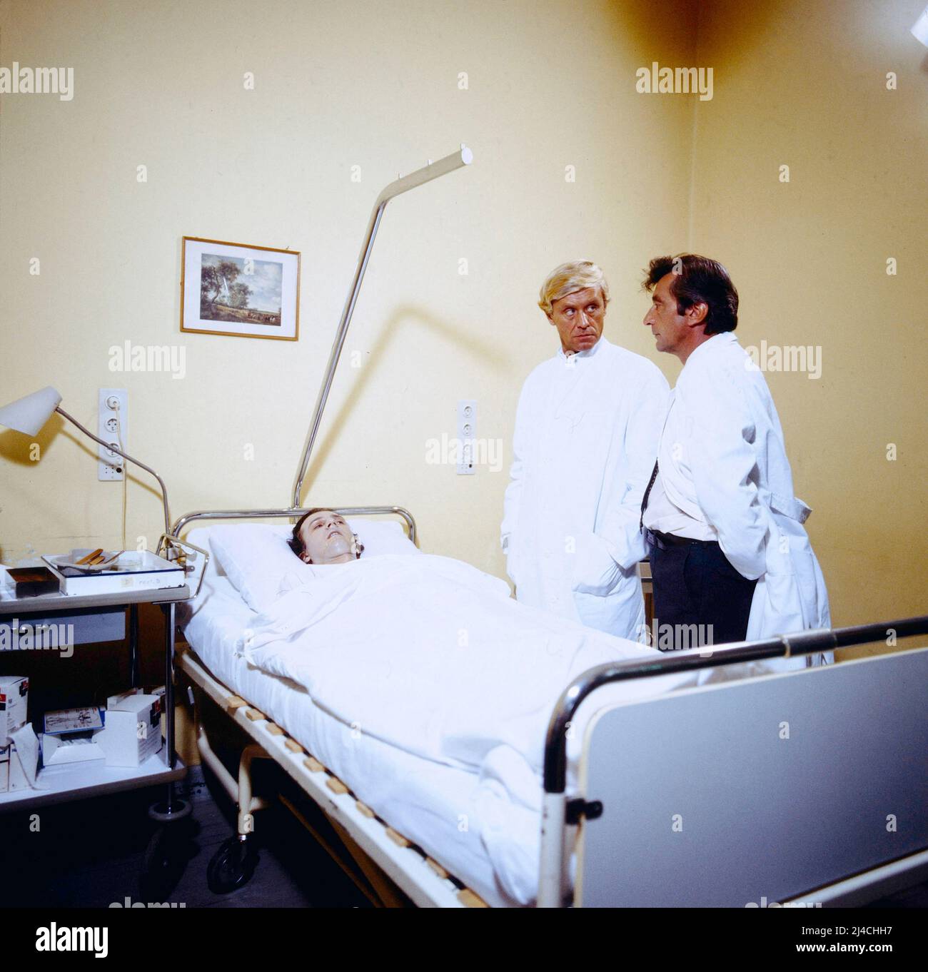 Krankenbett patient hi-res stock photography and images - Alamy