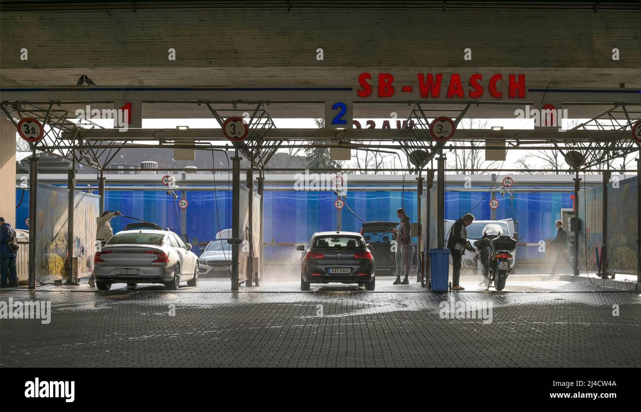 Car wash, Heidelberger Platz, Wilmersdorf, Berlin, Germany Stock Photo
