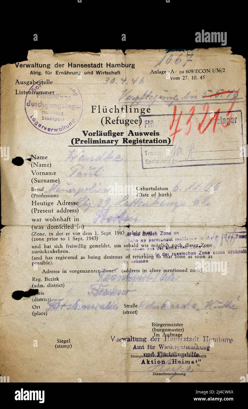 Temporary identity card for refugees from 1945 of the Hanseatic City of Hamburg, transit camp, camp administration Hamburg Stock Photo